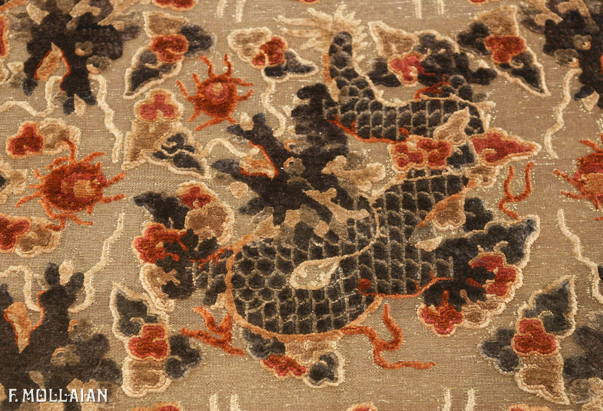 Antiker chinesischer Kaiserpalastteppich in Seda und Metall n°:71420945